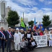 2022_09_10_Rassemblement-anniv-incendie-Devant-le-site